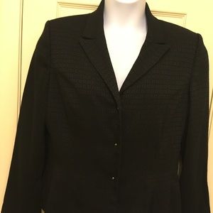 Tahari/Arthur S Levine Cropped Jacket